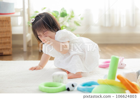 家庭哭泣的嬰兒 家庭哭泣的嬰兒 106624803