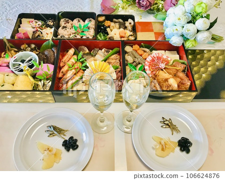 My wife's homemade home cooking, New Year's dishes, New Year's dishes, New Year's, family gatherings, homecoming, Japanese traditions, happy families 106624876