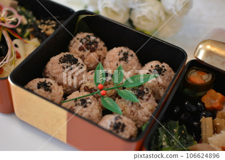 My wife's homemade home cooking, New Year's dishes, New Year's dishes, New Year's, family gatherings, homecoming, Japanese traditions, happy families 106624896