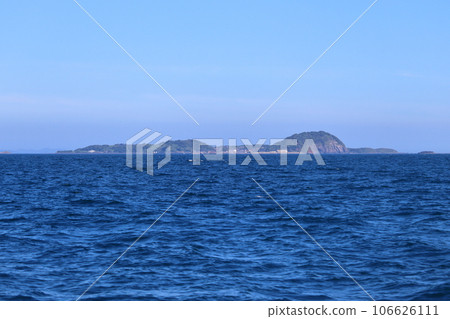 玄界海小川島的遠景(佐賀縣唐津市) 玄界海小川島的遠景(佐賀縣唐津市) 106626111
