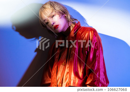 female, lady, woman 106627068