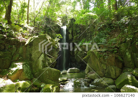 Yuhi Falls in Naritasan Park 106627140