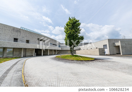 岩手縣盛岡市,岩手縣立美術館陽光明媚的日子 岩手縣盛岡市,岩手縣立美術館陽光明媚的日子 106628234