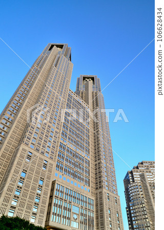 Evening view of Nishi-Shinjuku skyscrapers including the Tokyo Metropolitan Government Building and Shinjuku Sumitomo Building Evening view of Nishi-Shinjuku skyscrapers including the Tokyo Metropolitan Government Building and Shinjuku Sumitomo Building 106628434