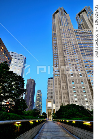 Evening view of Nishi-Shinjuku skyscrapers including the Tokyo Metropolitan Government Building and Shinjuku Sumitomo Building Evening view of Nishi-Shinjuku skyscrapers including the Tokyo Metropolitan Government Building and Shinjuku Sumitomo Building 106628435