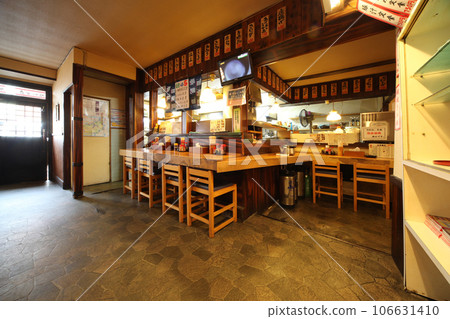 老餐館的內部視圖 106631410