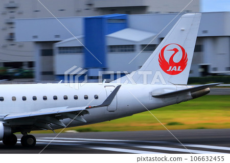 Osaka International Airport JAL Airplane Landing Ready Sky Park Osaka International Airport JAL Airplane Landing Ready Sky Park 106632455