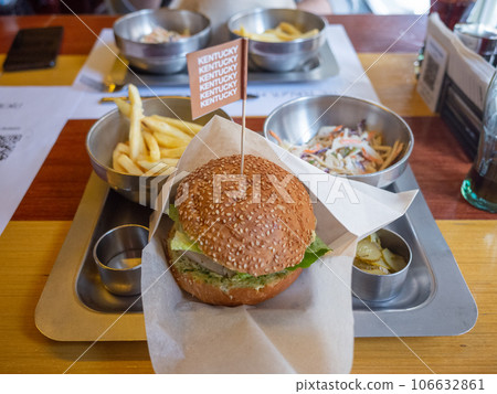 [Ukraine] Hamburger set with french fries served at a fast food restaurant in the capital, Kyiv 106632861
