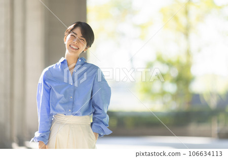 微笑的女性肖像‖ 106634113