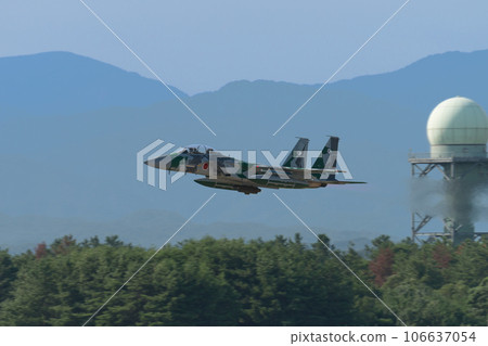 Air Self-Defense Force flight instruction group F-15DJ Eagle low altitude flight 106637054