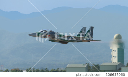 Air Self-Defense Force flight instruction group F-15DJ Eagle low altitude flight Air Self-Defense Force flight instruction group F-15DJ Eagle low altitude flight 106637060