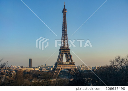 從特羅卡德羅廣場看埃菲爾鐵塔（法國巴黎） 106637498