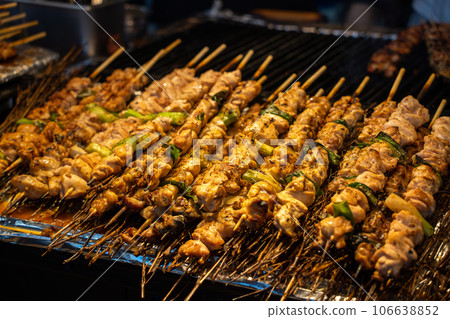 skewers kebab pork BBQ barbecue night market 꼬치 pork meat skewer kebab skewer grilled 106638852