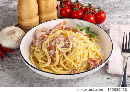 Italian pasta spaghetti Carbonara 106639488