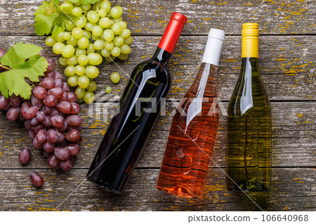 Wine bottles and grape 106640968