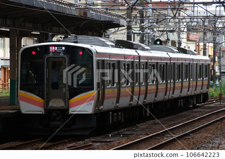Shin-Etsu Main Line E129 series (Rapid: Nagaoka → Naoetsu) 106642223