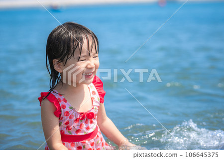 一個喜歡在夏天海裡游泳的女孩 一個喜歡在夏天海裡游泳的女孩 106645375