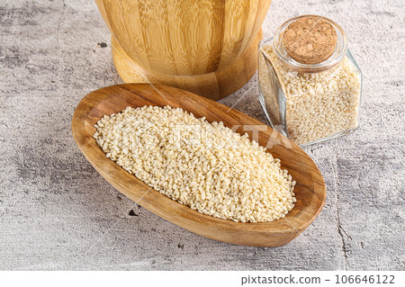 Sesame seeds heap in the bowl Sesame seeds heap in the bowl 106646122