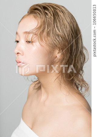 female, lady, woman 106650813