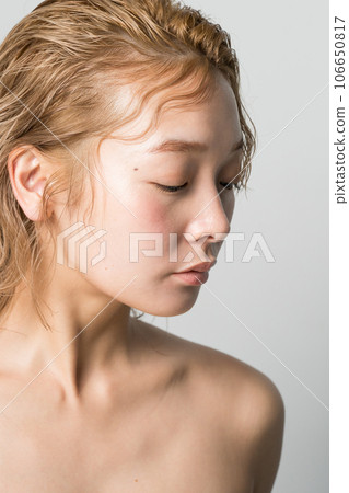 female, lady, woman 106650817
