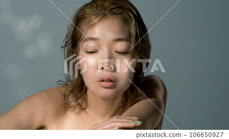 female, lady, woman 106650927