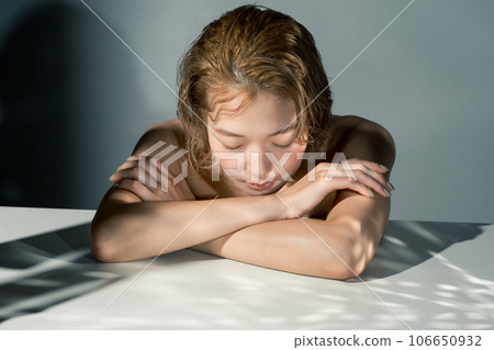 female, lady, woman 106650932