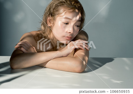 female, lady, woman 106650935