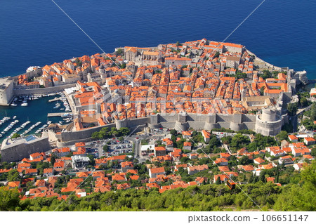Dubrovnik, the world cultural heritage site of Croatia and the pearl of the Adriatic Sea, the old town surrounded by walls seen from Mount Srd 106651147