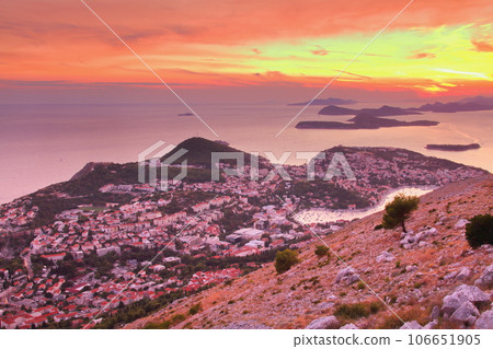 杜布羅夫尼克，克羅地亞世界文化遺產，亞得里亞海的明珠，從Srd山看日落的新城 106651905