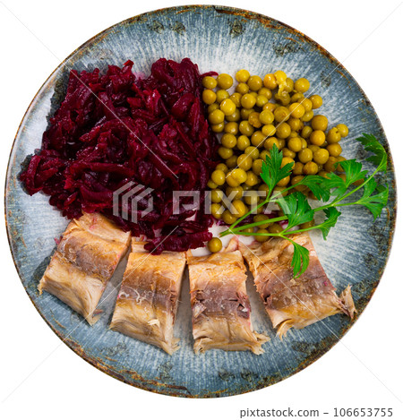 Cold smoked mackerel with beetroot and green peas 106653755