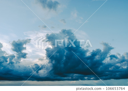 夏日藍天升起的黑雲 B-5 電影風格 106653764