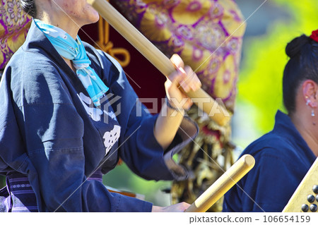 Takasaki City Takasaki Festival People riding on floats and beating drums Takasaki City Takasaki Festival People riding on floats and beating drums 106654159