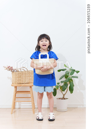 Children's summer clothing fashion coordination whole body (portrait) Children's summer clothing fashion coordination whole body (portrait) 106655289