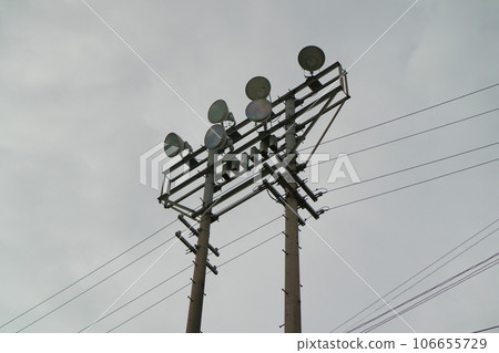 學校操場安裝大型燈 學校操場安裝大型燈 106655729