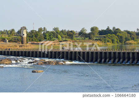 Bund on Krishna river near Sangli, Maharashtra, India 106664180