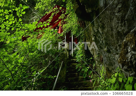 Ascending route to the front shrine of Okunoin of Izuruyama Senjuin Manganji Ascending route to the front shrine of Okunoin of Izuruyama Senjuin Manganji 106665028