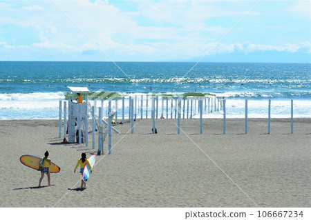 湘南海岸、衝浪者、監視夏日風景 湘南海岸、衝浪者、監視夏日風景 106667234