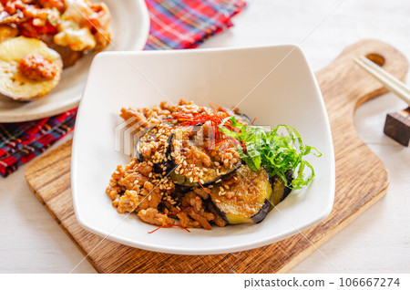 Minced miso stir-fried eggplant 106667274