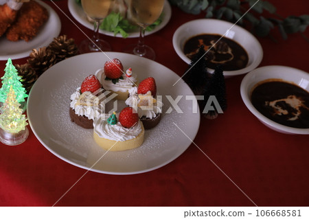 Christmas image dining table Christmas image dining table 106668581