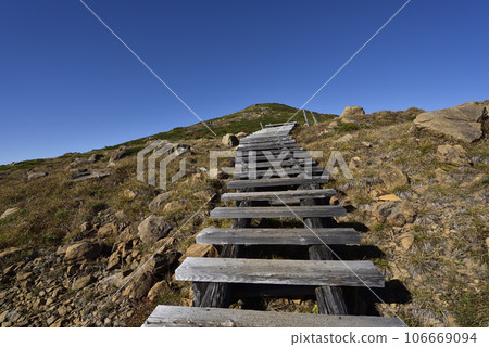 Climbing Mt. Shibutsu, Oze, Gunma Prefecture Climbing Mt. Shibutsu, Oze, Gunma Prefecture 106669094