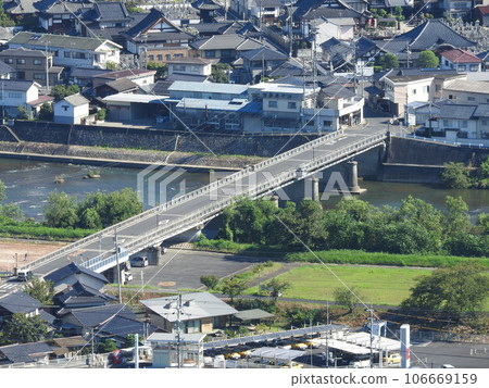 "Sakai Bridge" spanning the Yoshii River in Tsuyama City, Okayama Prefecture "Sakai Bridge" spanning the Yoshii River in Tsuyama City, Okayama Prefecture 106669159