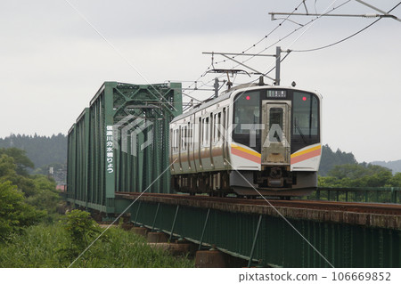 Echigo Line E129 series train (Kashiwazaki⇔Yoshida) Echigo Line E129 series train (Kashiwazaki⇔Yoshida) 106669852