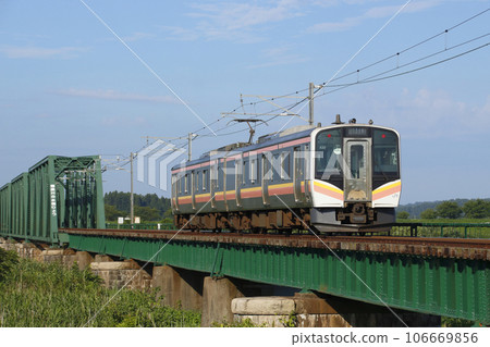 Echigo Line E129 series train (Kashiwazaki⇔Yoshida) 106669856