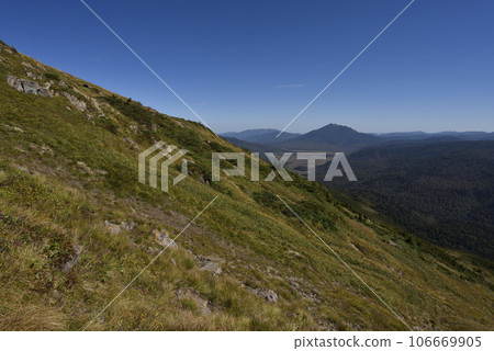 群馬縣尾瀨市攀登涉津山 106669905