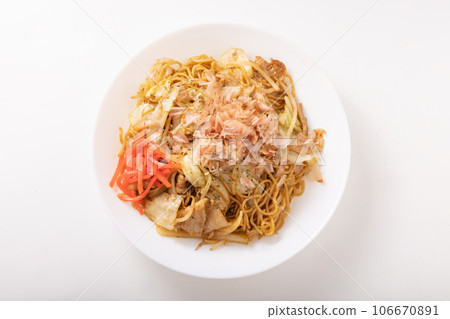 Sauce Fried Noodles 106670891