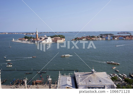 The sea of Venezia The sea of Venezia 106671128