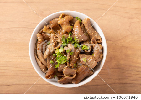 Offal bowl 106671940