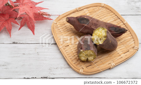 Yakiimo | Image of Autumn in Japan 106672372