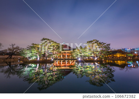 Gyeongbokgung Palace at night is beautiful, Seoul, South Korea. 106672382