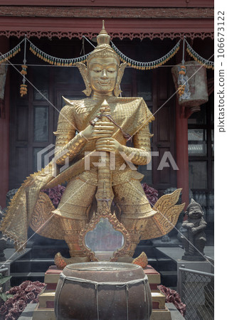 Thao Wessuwan Sculpture or Vasavana Kuvera giant statue Be the lord of giant beasts. Thao Wessuwan Sculpture or Vasavana Kuvera giant statue Be the lord of giant beasts. 106673122